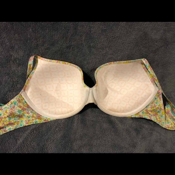Victoria’s Secret Biofit Bra 34 DD - Picture 2 of 3